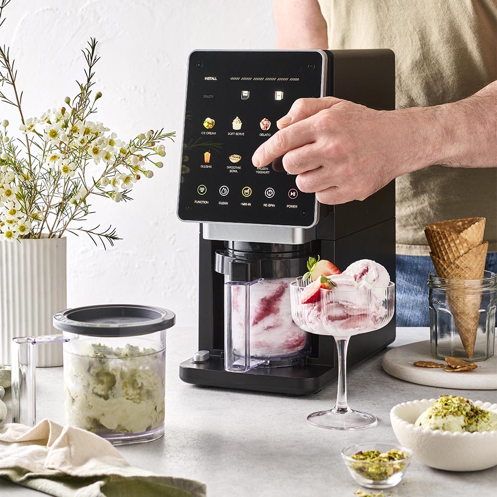 Baccarat The Whip Ice Cream & Frozen Yoghurt Machine Black