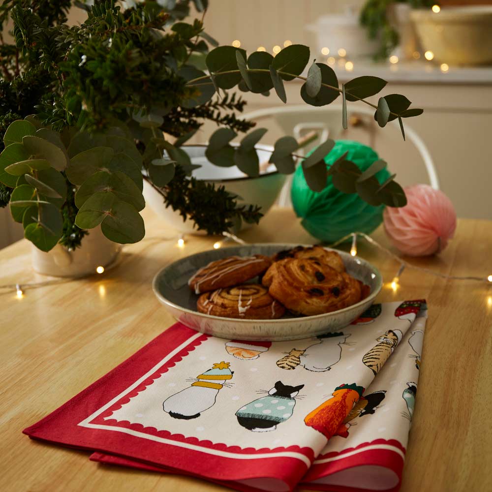 Ulster Weavers Christmas Cats in Waiting Cotton Tea Towel
