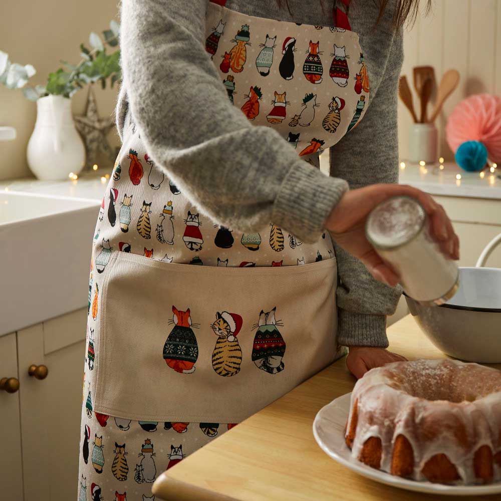 Ulster Weavers Christmas Cats in Waiting Cotton Apron