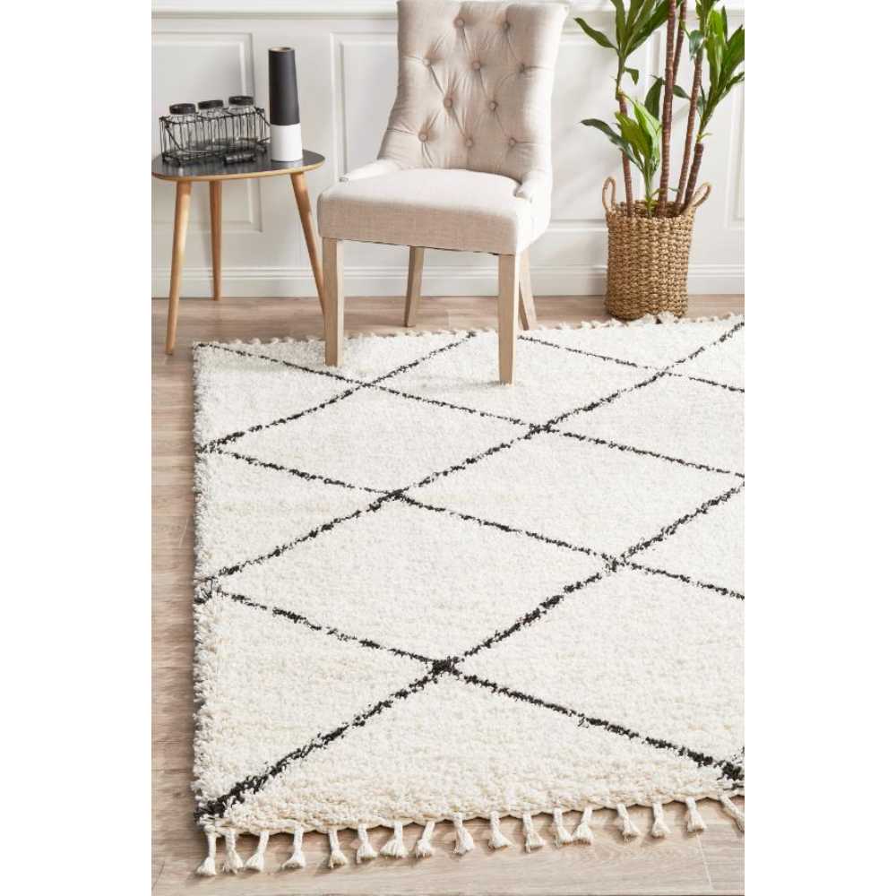 Rug Culture Saffron 22 Rug White at House