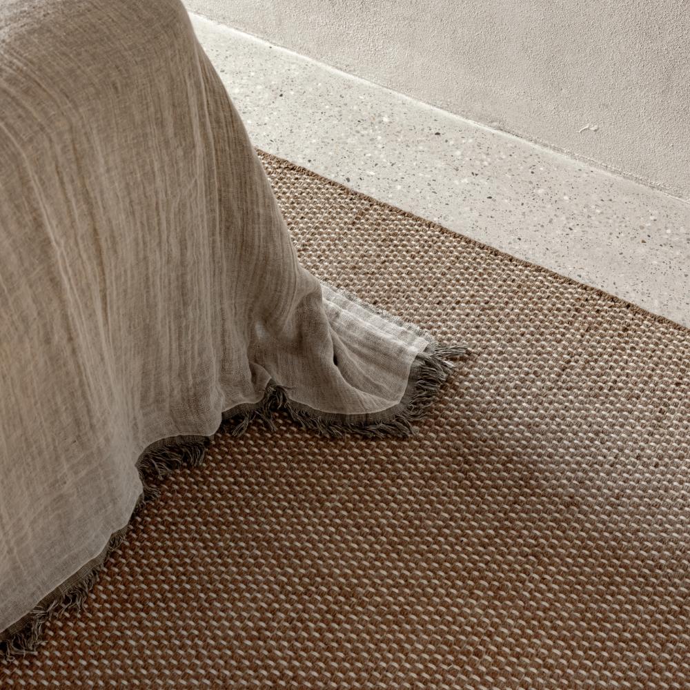 STEPH & GIAN Bark Runner Walnut