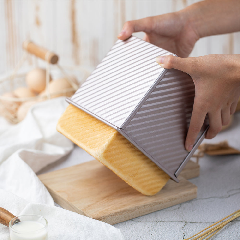 Chefmade Corrugated Square Loaf Pan With Cover 450g