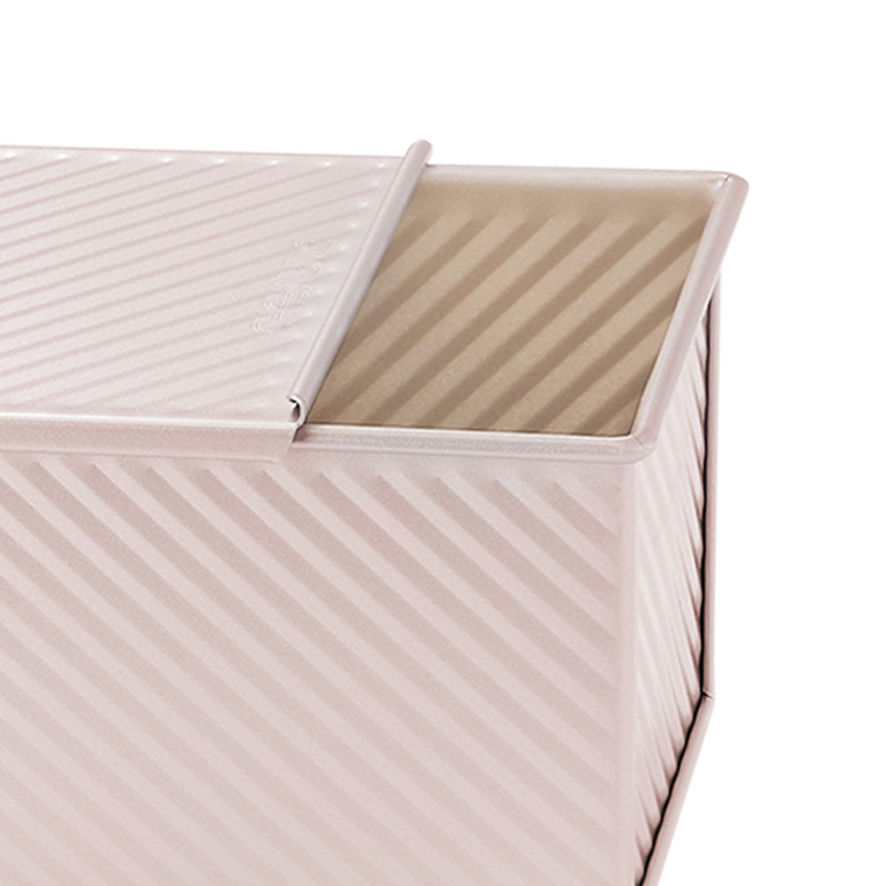 Chefmade Corrugated Loaf Pan With Cover 34cm