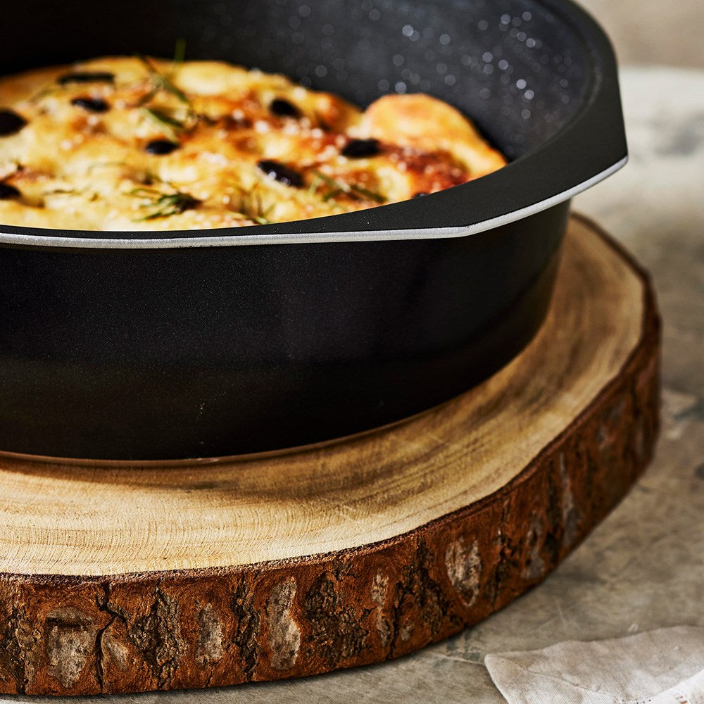 Bessemer Non Stick Dutch Oven 32cm Black