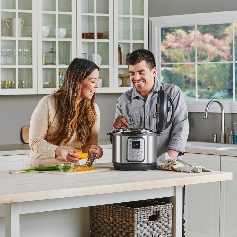 Instant Pot Duo Plus Multicooker 5.7L