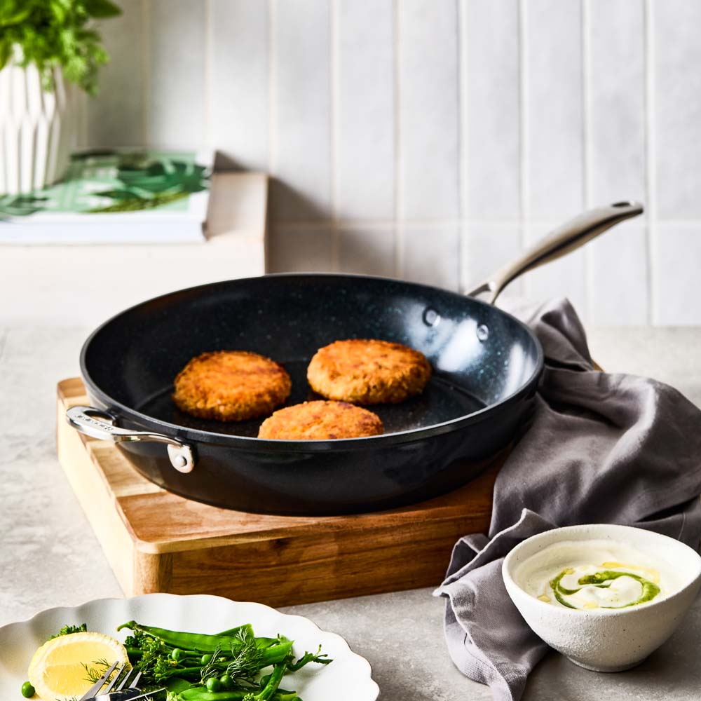 Baccarat GREEN STONE Frypan with Helper Handle 32cm