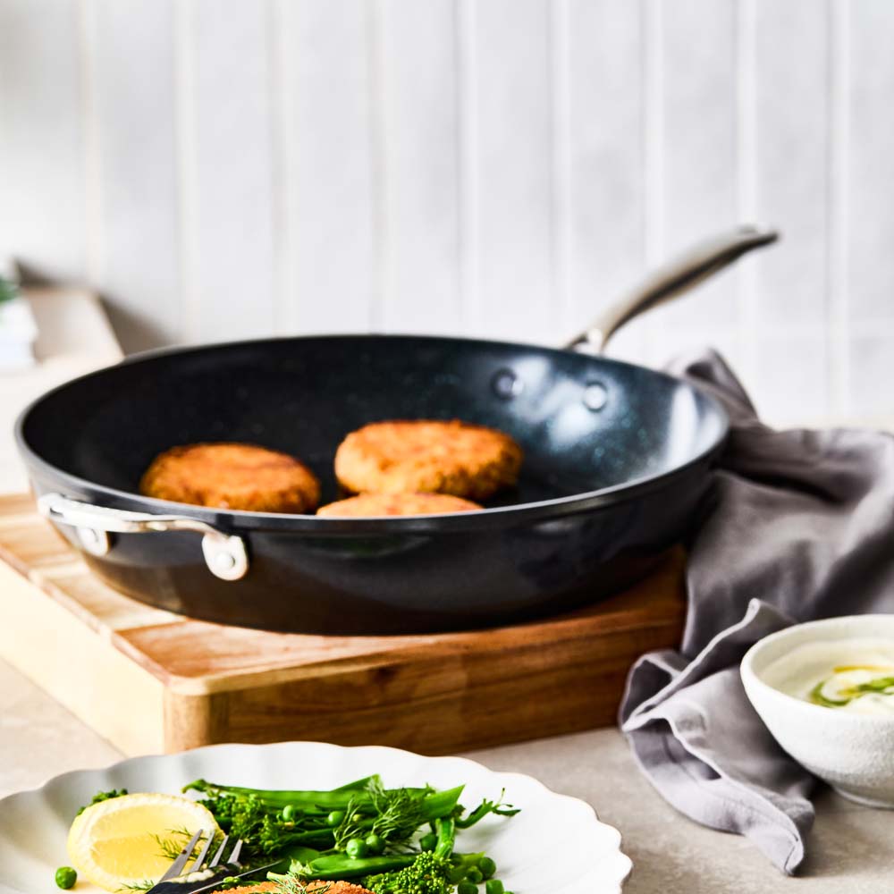 Baccarat GREEN STONE Frypan with Helper Handle 32cm