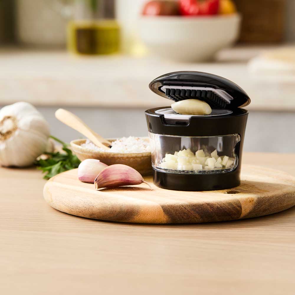 Baccarat Prepare Garlic Dice at House