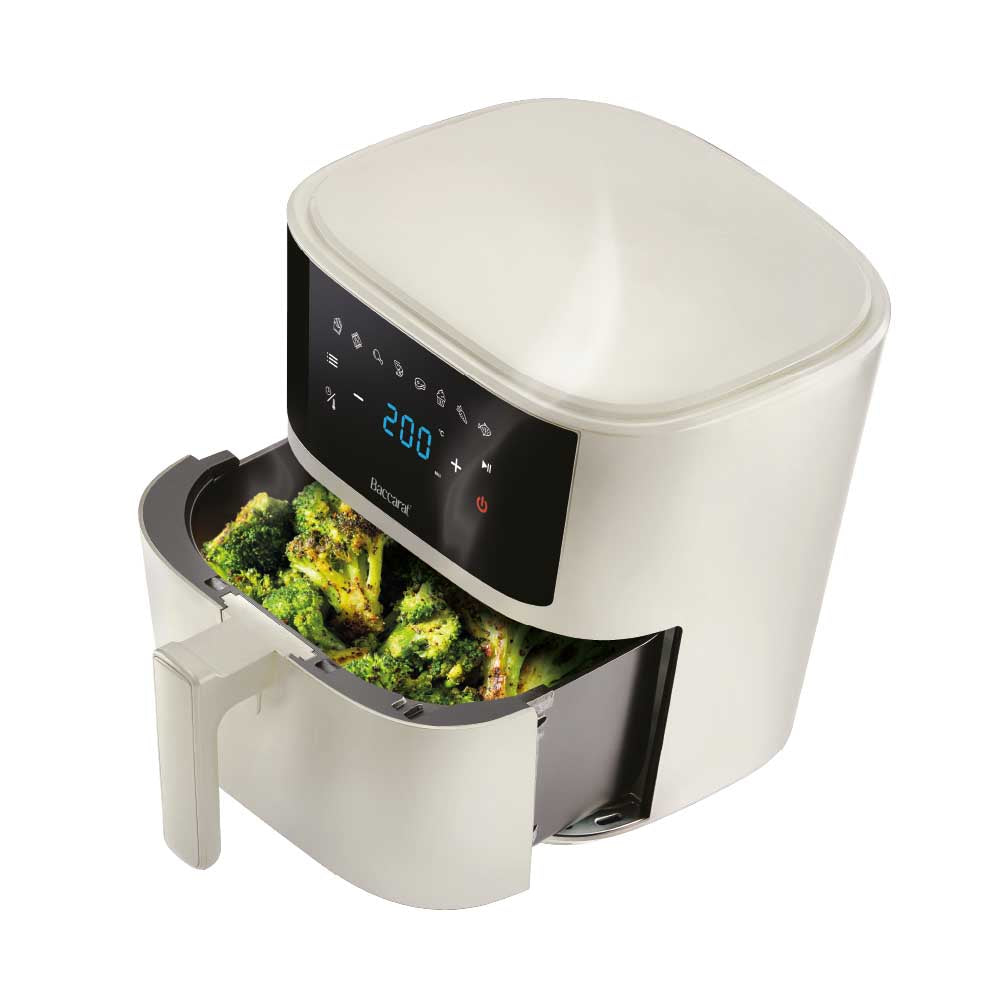 Compact 5.7L Air Fryer in Cream with broccoli 