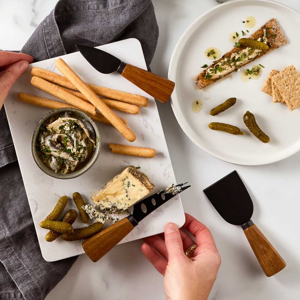 Set of 3 Acacia and Black Cheese Knives on board - House