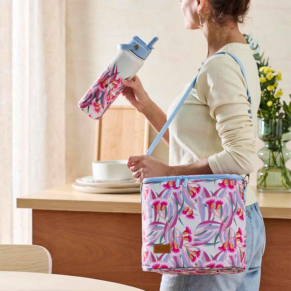 gumnut design lunch bag with water bottle