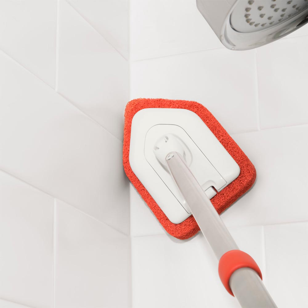 OXO Extendable Tub & Tile Scubber