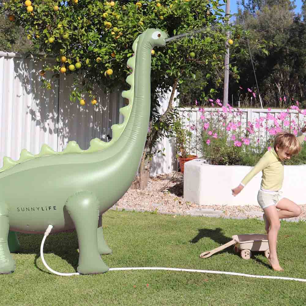 SUNNYLiFE Dino Giant Sprinkler Into the Wild