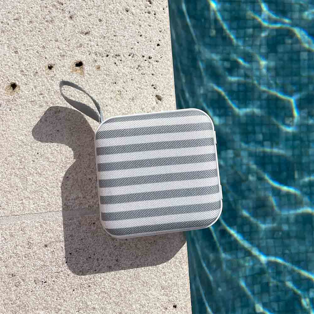 SUNNYLiFE Portable Travel Speaker The Vacay Olive Stripe