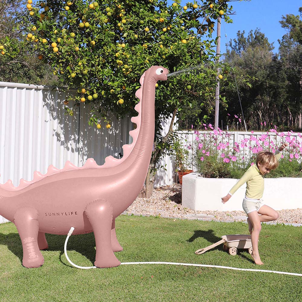 SUNNYLiFE Dino Giant Sprinkler Into the Wild