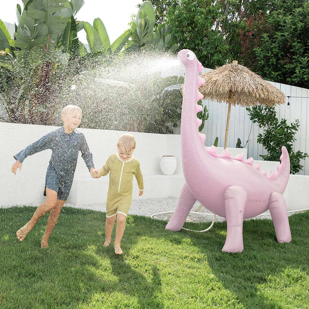 SUNNYLiFE Dino Giant Sprinkler Into the Wild pink