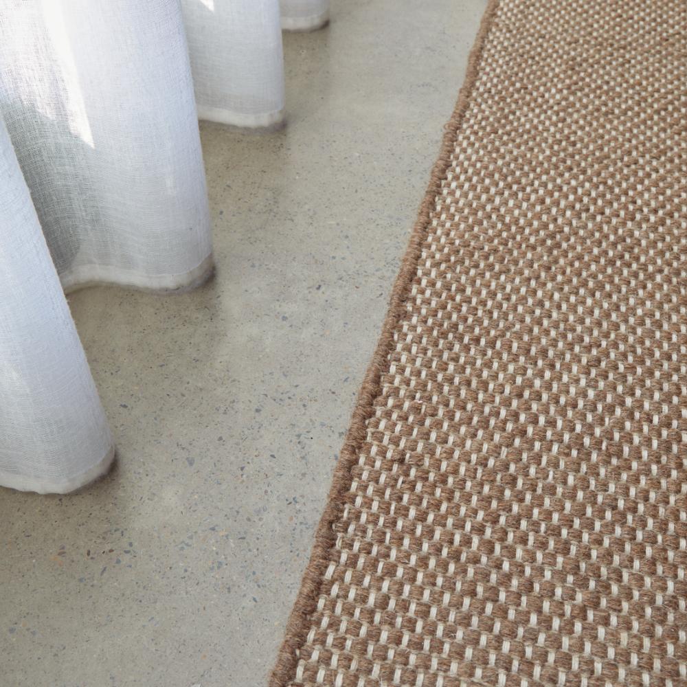 STEPH & GIAN Bark Runner Walnut