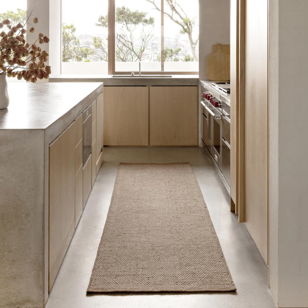 STEPH & GIAN Bark Runner Walnut