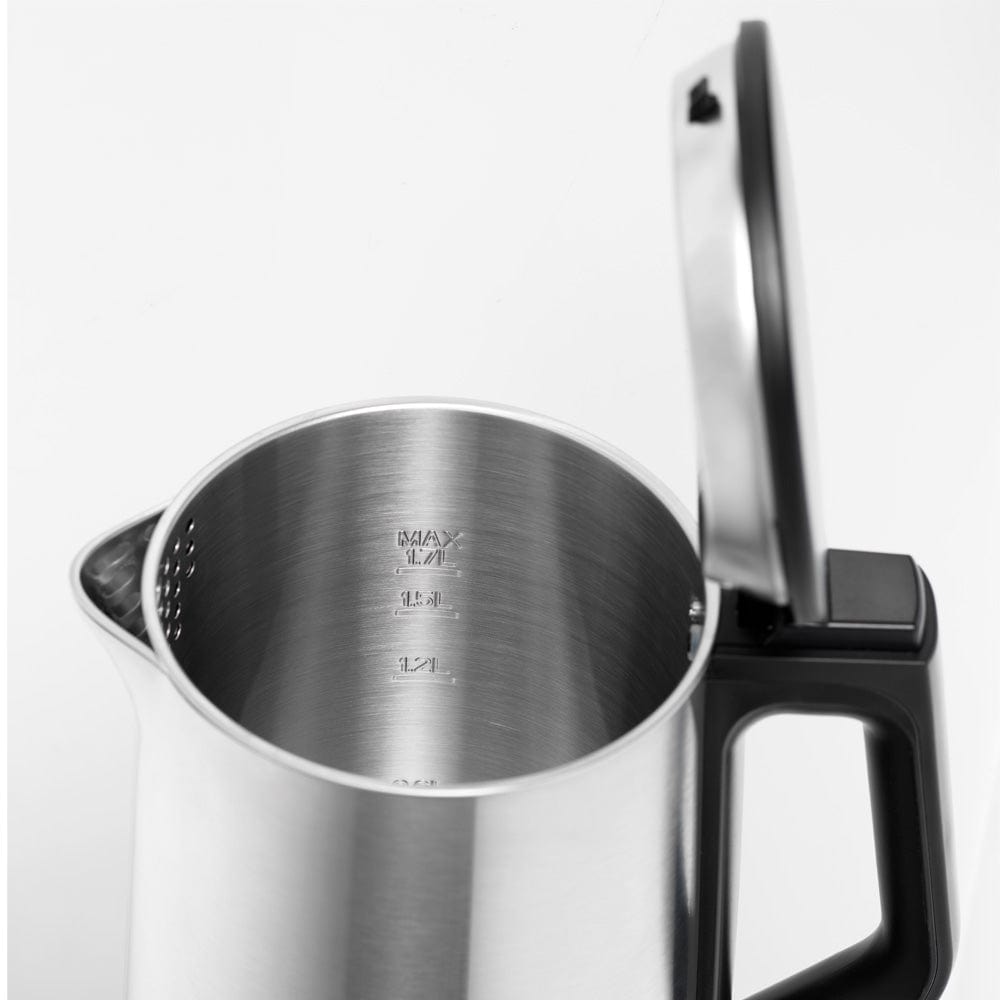 Baccarat The Boiling Point Tempcontrol Kettle in Silver at House. Silver kettle with inner capacity markings.